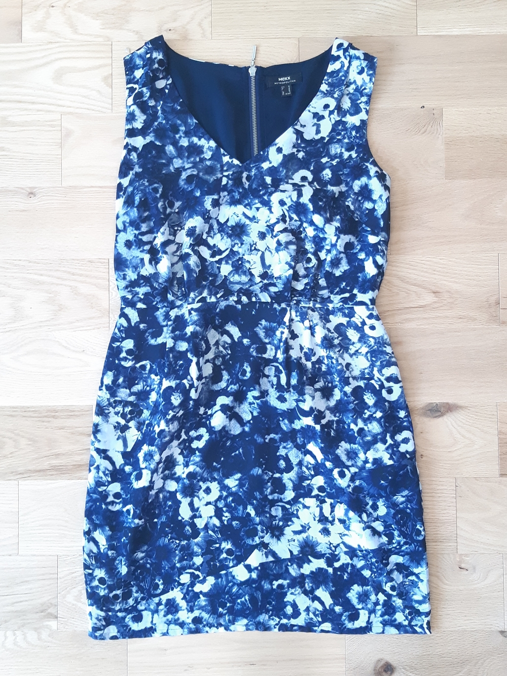 Mexx Blue and White Floral V-Neck Sheath Dress with Pockets